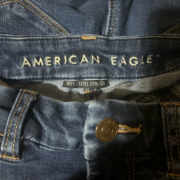 American Eagle Curvy Super High Rise Cut Off Shorts, size 4, smoke free home - Picture 3 of 5